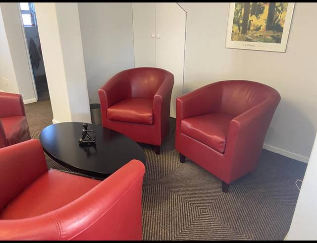 64M² OFFICE TO LET IN TOKAI
